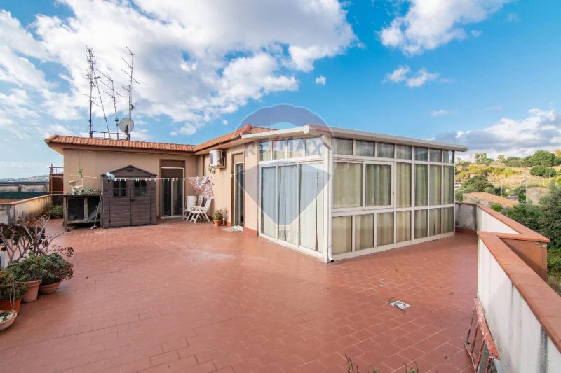 Appartement à Aci Catena