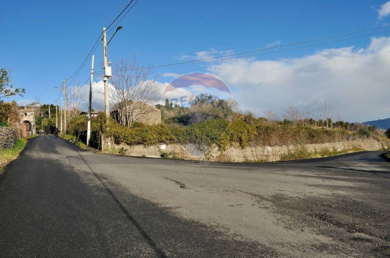 Terreno para construção em Fiumefreddo di Sicilia