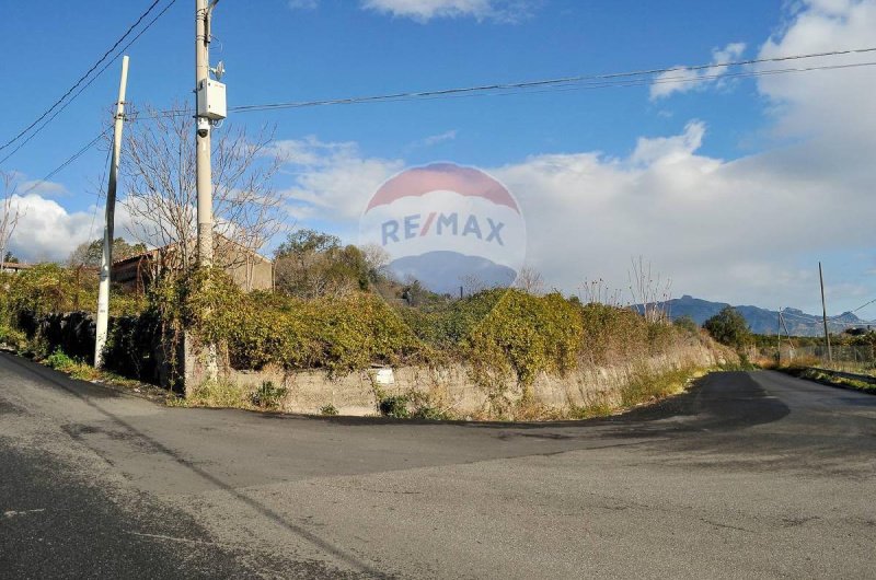 Terreno para construção em Fiumefreddo di Sicilia