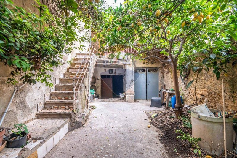 Vrijstaande woning in Caltagirone