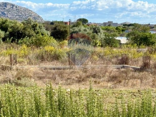 Inmueble comercial en Solarino