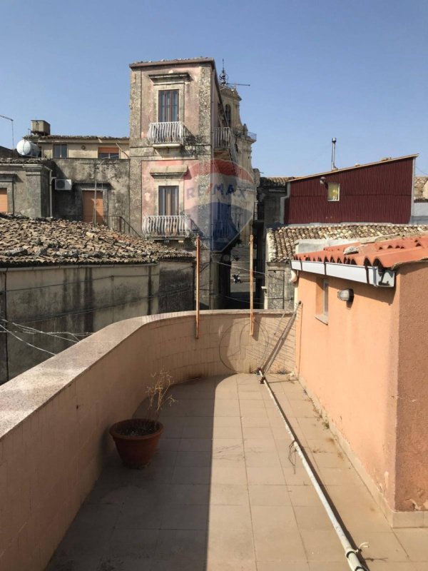 帕拉佐洛-阿克雷德独栋房屋