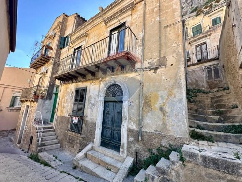Detached house in Modica