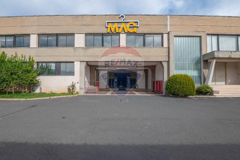 Edifício comercial em Caltagirone