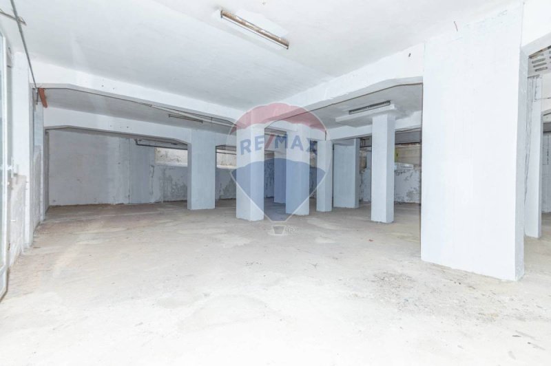 卡尔塔吉罗内商业房产