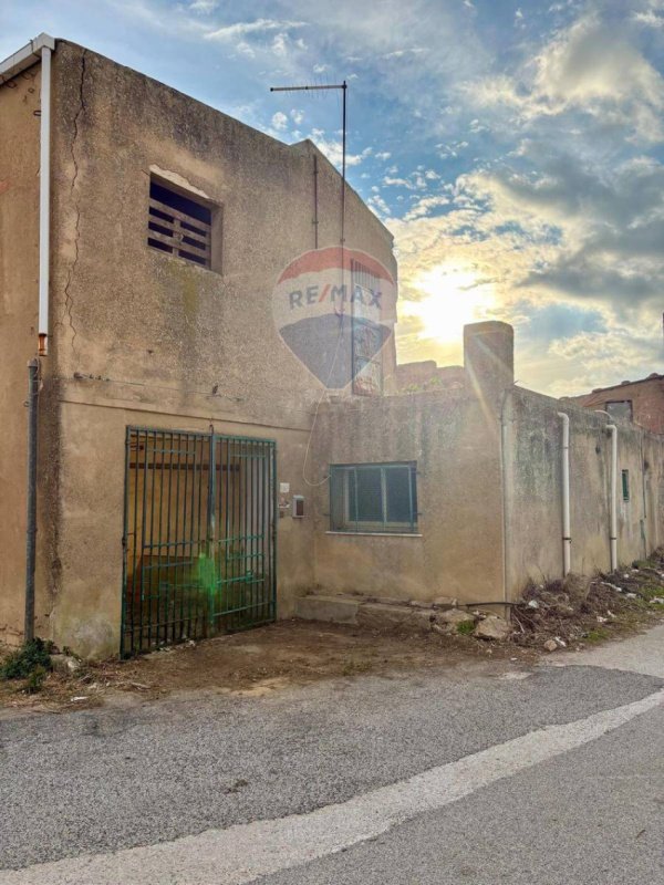 Особняк в Кальтаджироне