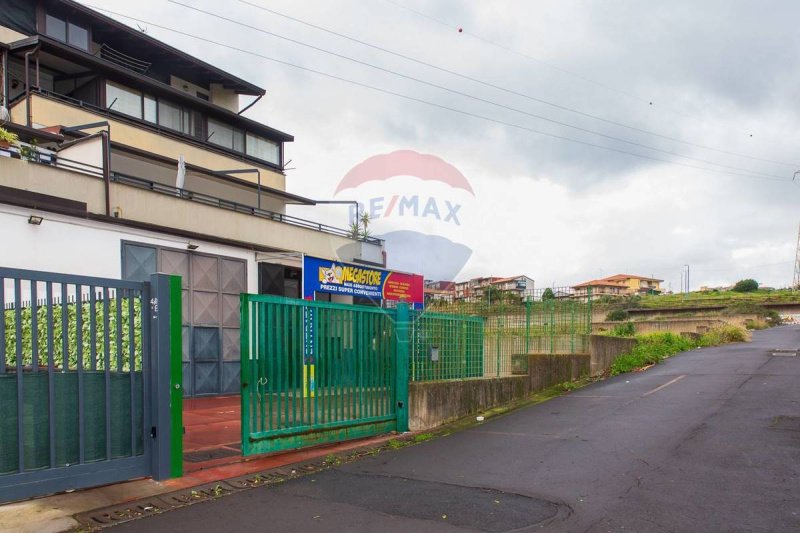 Kommersiell byggnad i Catania