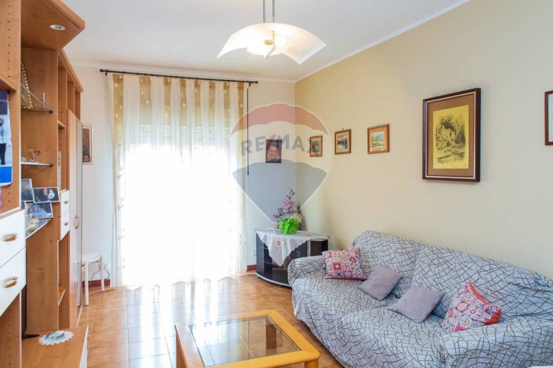 格拉维纳-迪卡塔尼亚公寓