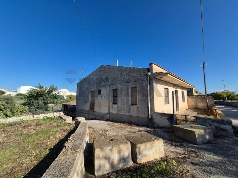 Vrijstaande woning in Modica