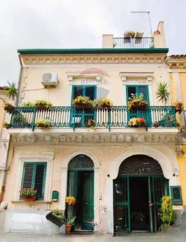 Commercial property in Motta Sant'Anastasia