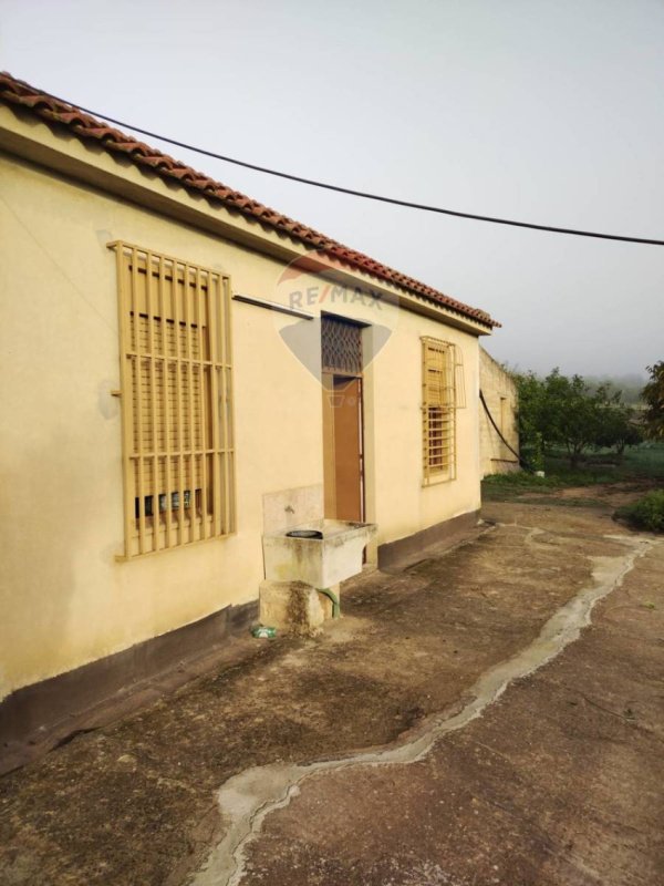 Вилла в Кальтаджироне