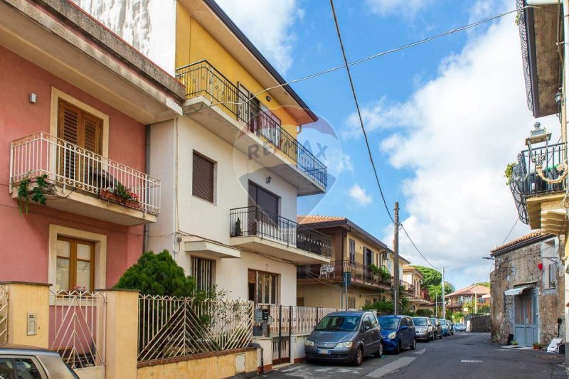 特雷卡斯塔尼公寓