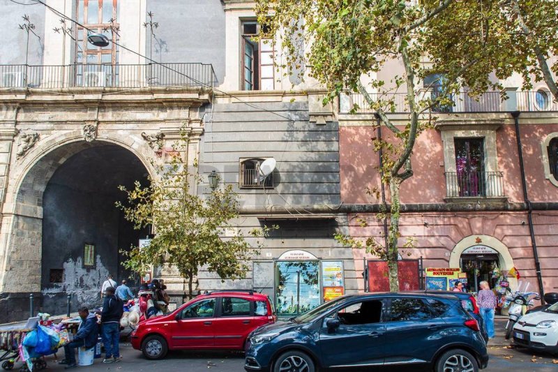 Zakelijk onroerend goed in Catanië