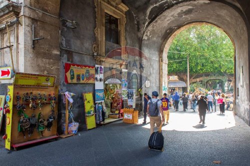 Kommersiell byggnad i Catania