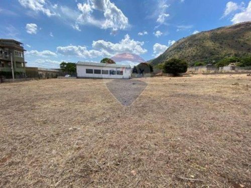 Edifício comercial em Palermo