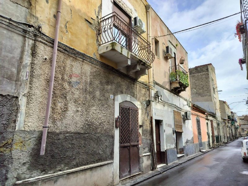 Half-vrijstaande woning in Catanië