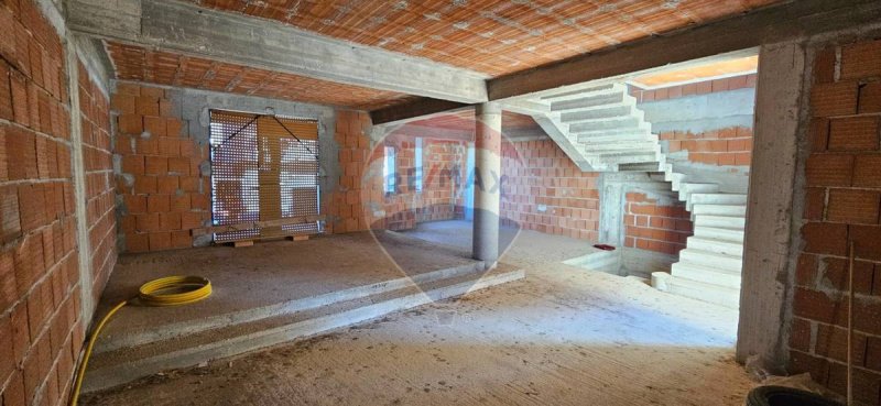 Casa semi indipendente a Acquedolci