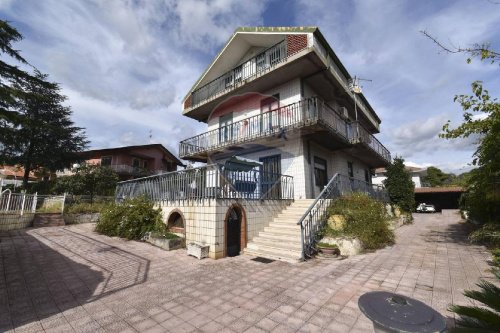 Half-vrijstaande woning in Mascalucia