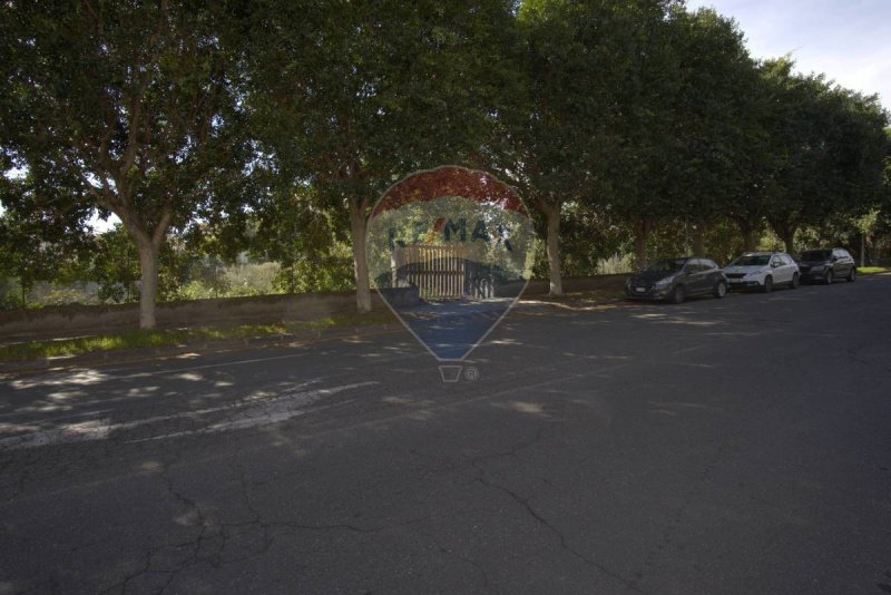 Строительный участок в Ачиреале