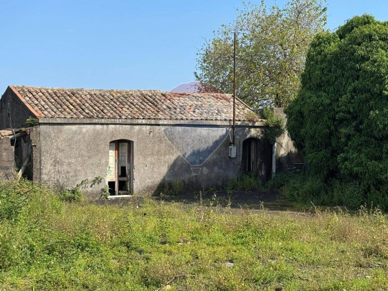 Terreno edificable en Riposto