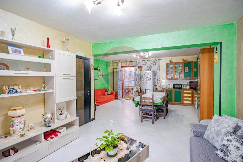 Apartamento em Aci Catena