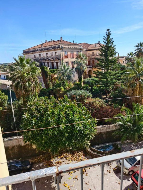 阿奇雷亚莱公寓