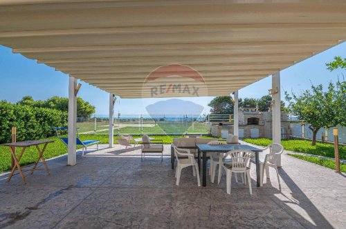 阿沃拉半独立房屋