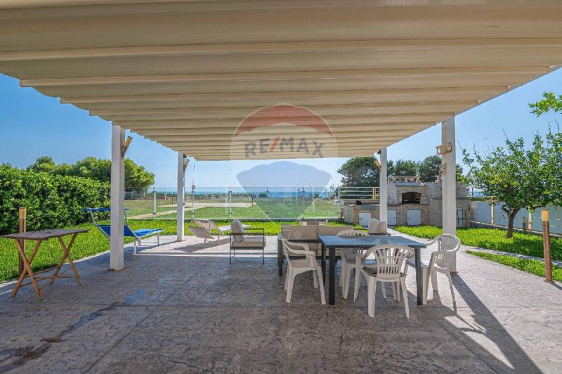 阿沃拉半独立房屋