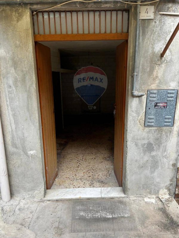 Detached house in Valguarnera Caropepe