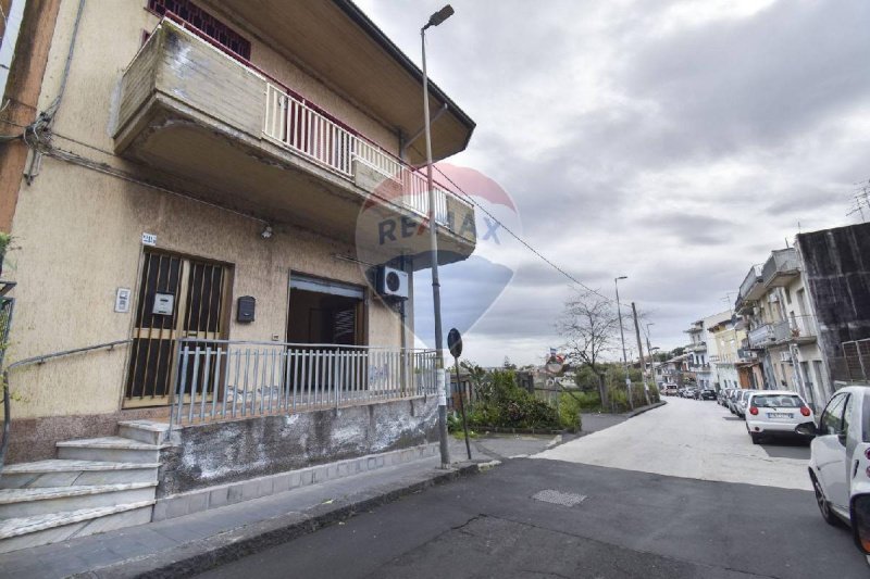 Inmueble comercial en Aci Castello