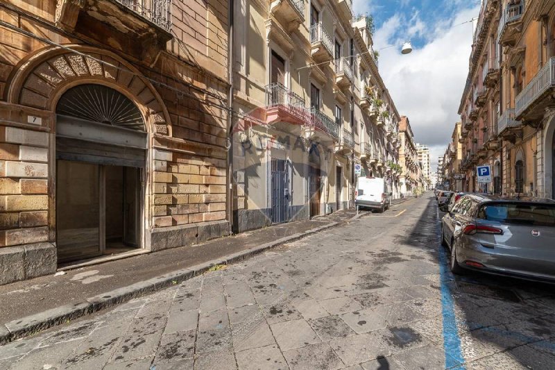 Zakelijk onroerend goed in Catanië