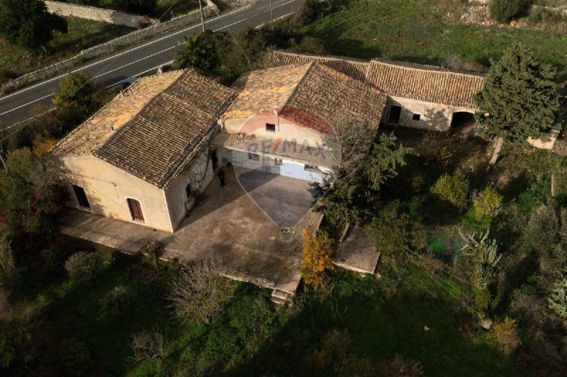 Сельский дом в Модика