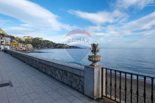 Особняк в Джардини-Наксос