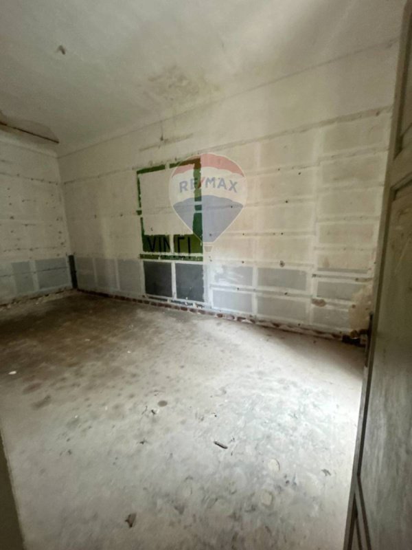 Kommersiell byggnad i Avola