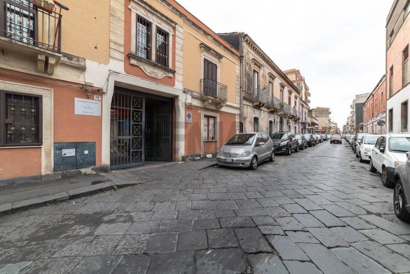 Zakelijk onroerend goed in Catanië