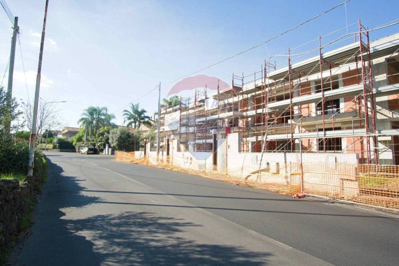 Inmueble comercial en Aci Sant'Antonio