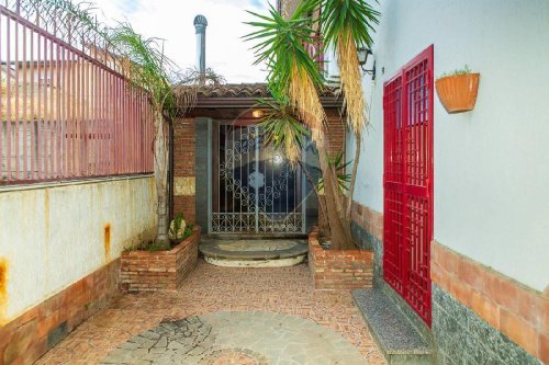 Half-vrijstaande woning in Misterbianco