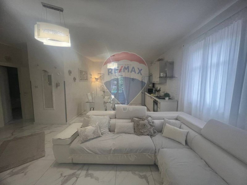 Особняк из двух квартир в Монреале