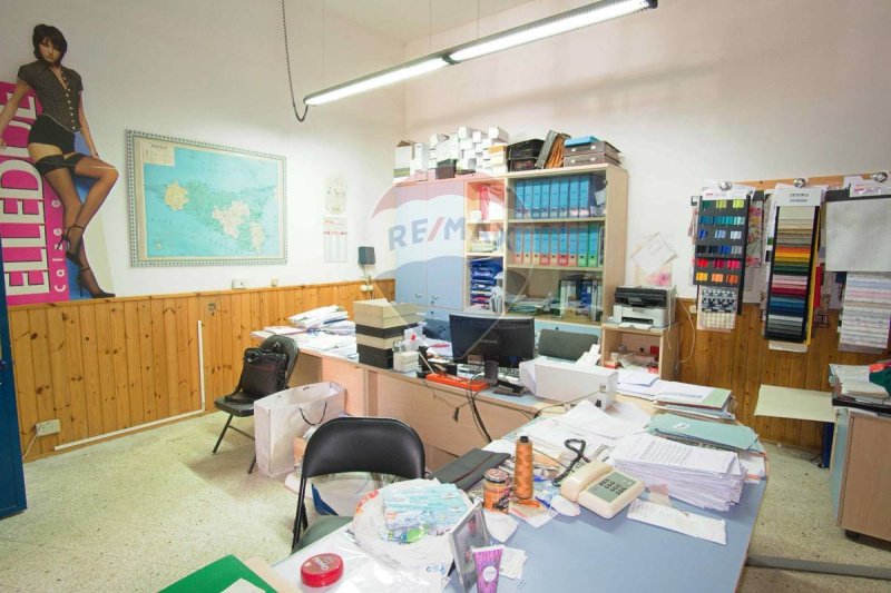 Gewerbeimmobilie in Gravina di Catania