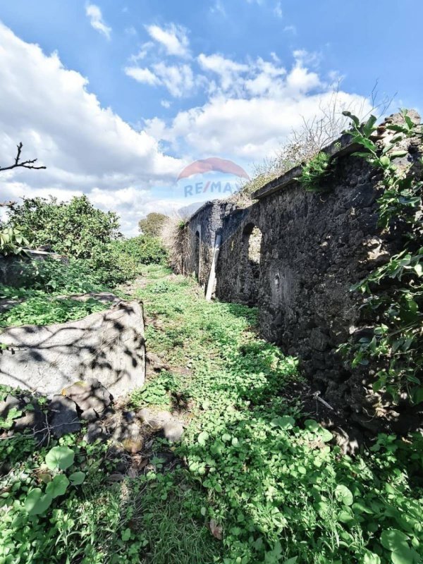 Строительный участок в Ачиреале