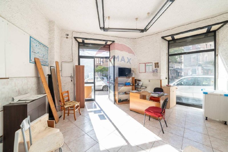 Edifício comercial em Catânia