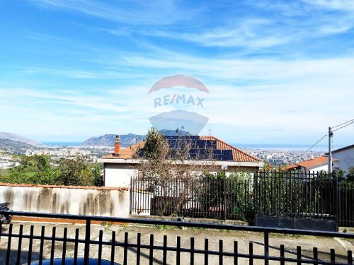 Особняк из двух квартир в Палермо