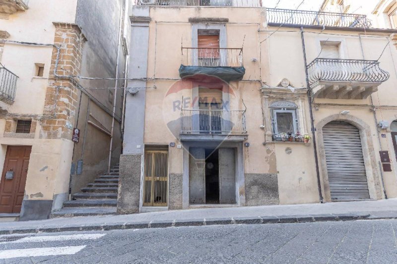 Casa independiente en Caltagirone