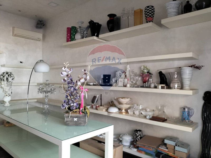 Zakelijk onroerend goed in Comiso