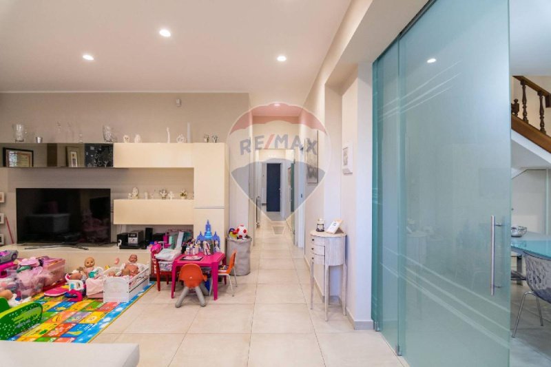 Casa geminada em Acireale