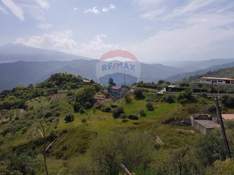 Terreno agrícola em Castelmola