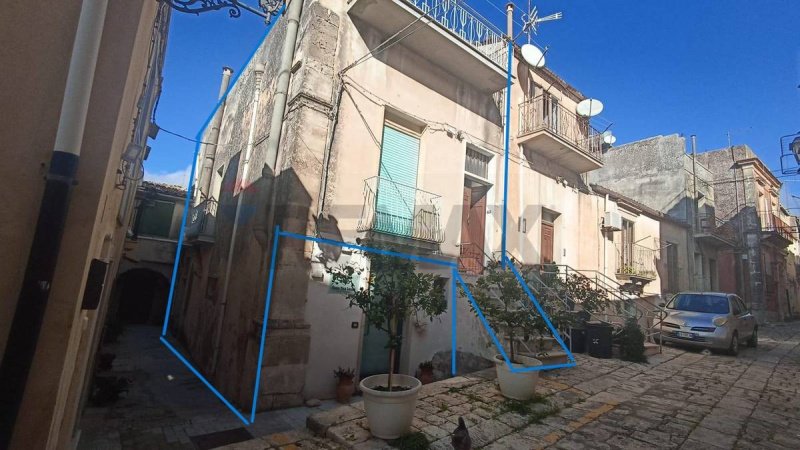 Detached house in Chiaramonte Gulfi