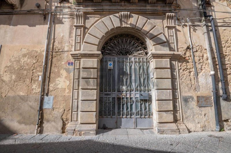 卡尔塔吉罗内公寓