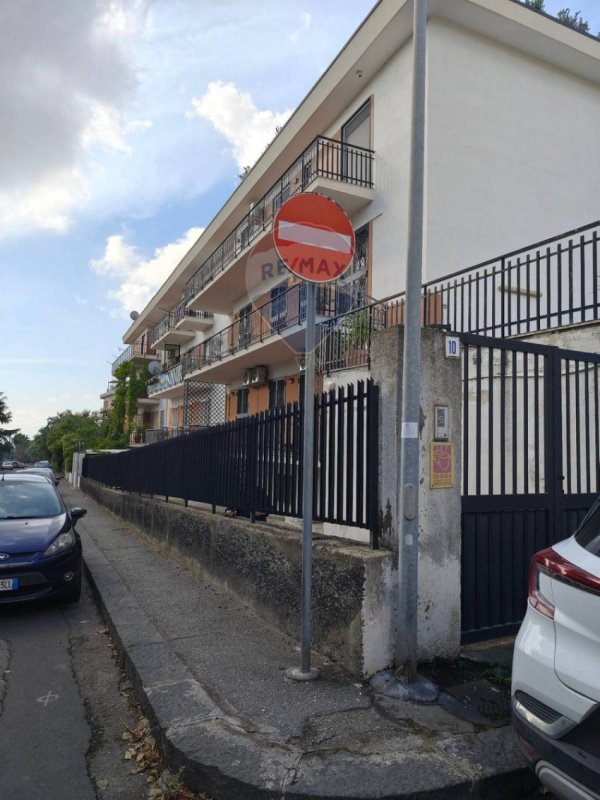 Edifício comercial em Sant'Agata li Battiati