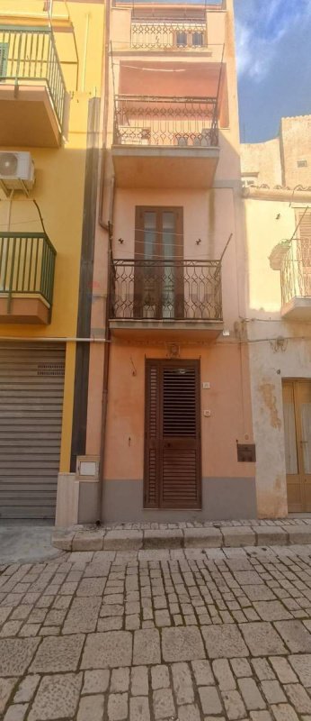 Detached house in Chiaramonte Gulfi